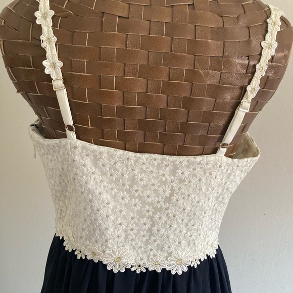 Ted Baker Rosemary Daisy Dip Hem Pleat Midi Dress Navy & White - Picture 5 of 9